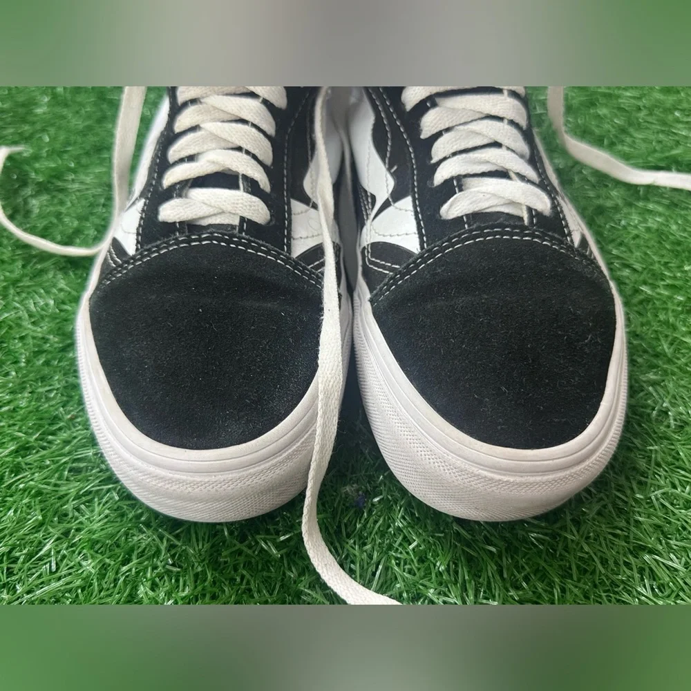 Vans Unisex Black and White Sneakers Size‎ M-7.5 W-9.0